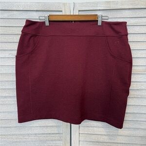 Mountain Hardwear Maroon Skirt Women’s Size XL